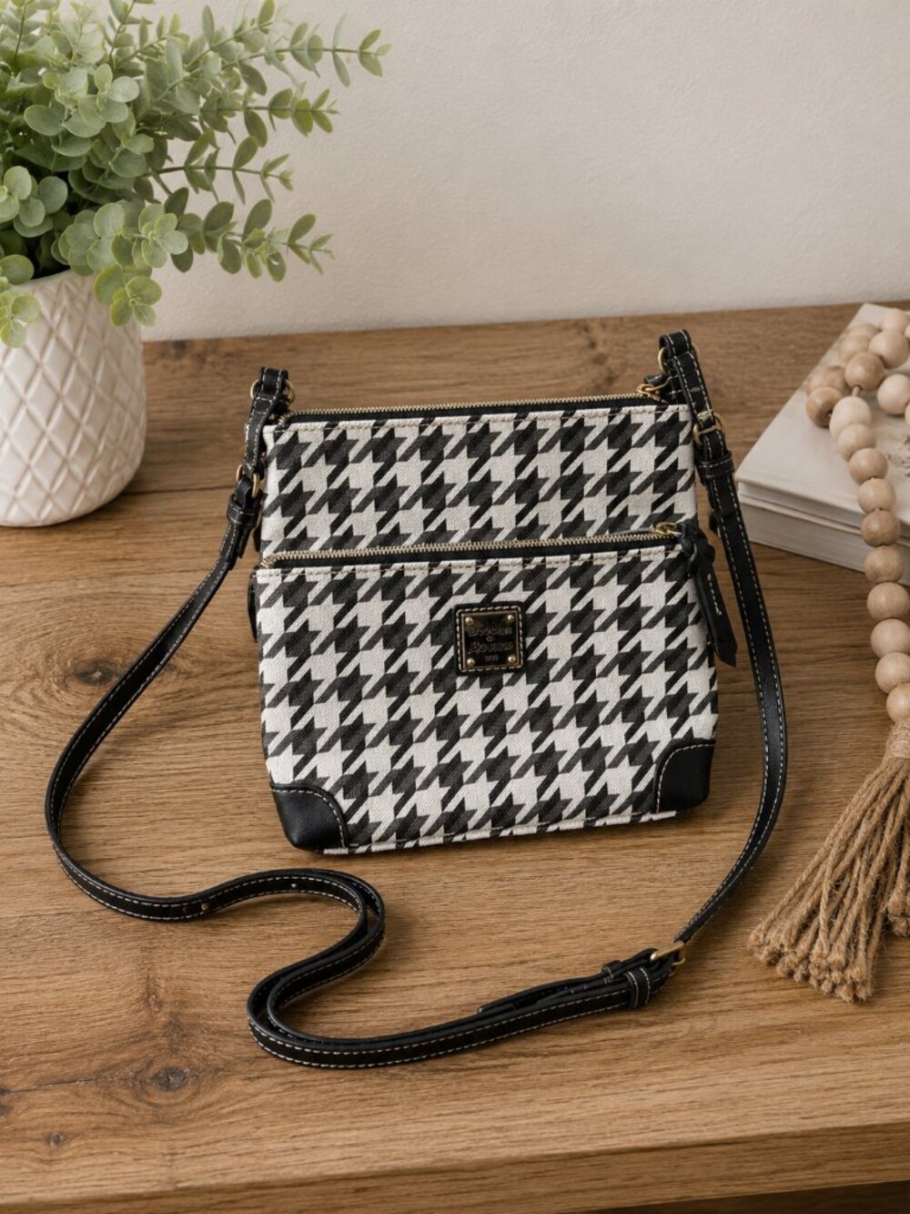 Dooney & Bourke Houndstooth Crossbody Bag Black White Preppy Classic Y2K